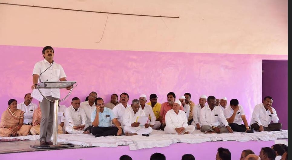 त्यामुळे त्यांना या मतदारसंघात फायदा होऊ शकतो. शिवाय राहुल कुल हे स्वत: दौंड विधानसभा मतदारसंघातून आमदार आहेत. त्यामुळे त्यांना या मतदारसंघात फायदा होऊ शकतो. शिवाय राहुल कुल हे स्वत: दौंड विधानसभा मतदारसंघातून आमदार आहेत.