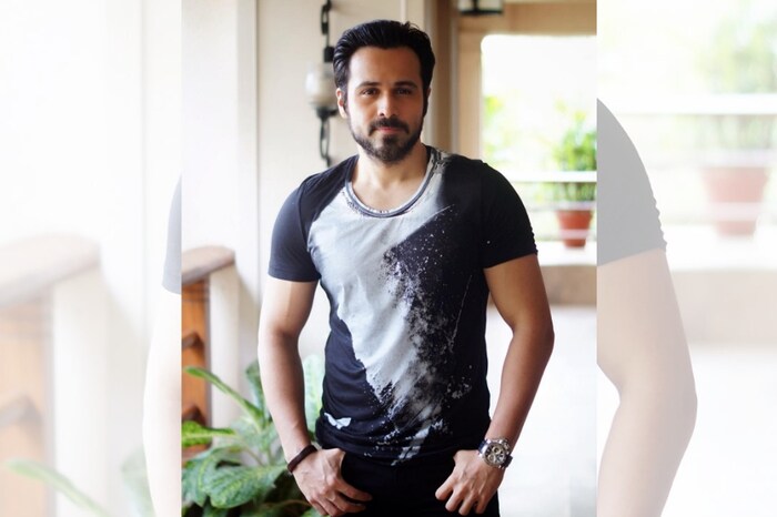 महागडी आणि ब्रँडेड घड्याळ वापरणाऱ्यांच्या यादीत अभिनेता इमरान हाश्मीचं नाव सर्वात अगोदर घेतलं जातं. इमरानला ब्रँडेड घड्याळांचं भयंकर वेड आहे. त्यांच्याकडे अनेक ब्रँडेड घड्याळ आहेत. मात्र Audemars Piguet हा इमरानचा आवडता ब्रँड आहे. या घड्याळाचे आतापर्यंत फक्त 32 पिस बनले आहेत आणि भारतात हे घड्याळ फक्त इमरान हाश्मीकडे आहे. 2.1 कोटी रुपये एवढी या घड्याळाची किंमत आहे. 
