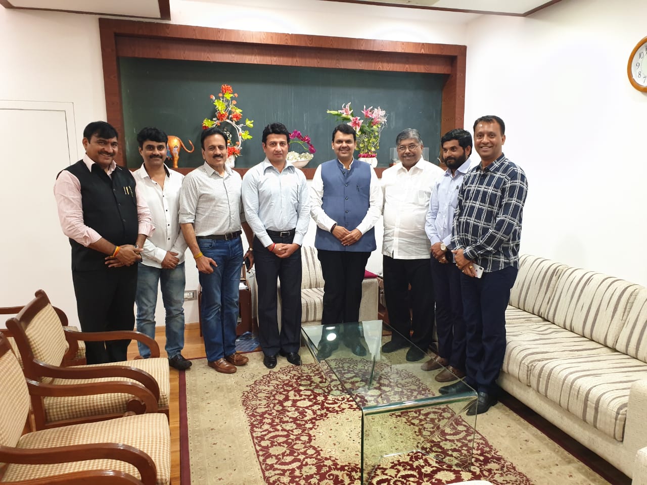 मुख्यमंत्री, भाजपचे सर्व नेते आणि रणजितसिंह मोहिते पाटील यांची सविस्तर चर्चा झाली. मतदारसंघातली स्थिती, राजकीय वातावरण त्याचे परिणाम याचा आढावा सर्व नेत्यांनी घेतला. मुख्यमंत्री, भाजपचे सर्व नेते आणि रणजितसिंह मोहिते पाटील यांची सविस्तर चर्चा झाली. मतदारसंघातली स्थिती, राजकीय वातावरण त्याचे परिणाम याचा आढावा सर्व नेत्यांनी घेतला.