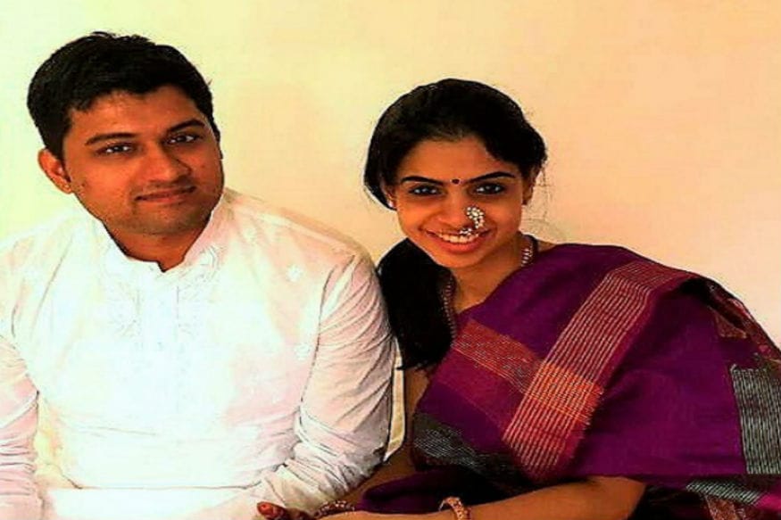 मनोहर पर्रिकर त्यांच्या साध्या राहणीसाठी कायम ओळखले जातील. ते स्वतः आयआयटीमधून इंजिनिअर झाले होते. मुलांनी राजकारणात यावं असा आग्रह न धरता त्यांनी उत्पल आणि अभिजिन या दोन्ही मुलांना करिअर निवडीचं स्वातंत्र्य दिलं. मनोहर पर्रिकर त्यांच्या साध्या राहणीसाठी कायम ओळखले जातील. ते स्वतः आयआयटीमधून इंजिनिअर झाले होते. मुलांनी राजकारणात यावं असा आग्रह न धरता त्यांनी उत्पल आणि अभिजिन या दोन्ही मुलांना करिअर निवडीचं स्वातंत्र्य दिलं.