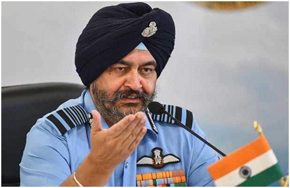 3. भारताने केलेलं एअर स्ट्राईक हे यशस्वी झालं असल्याचं भारतीय वायुदलाचे प्रमुख बी.एस. धनोआ यांनी स्पष्ट केलं. जर आम्ही आमचं टार्गेट हिट केलं नसतं तर त्यांनी प्रतीहल्ला केलाच नसता असंही धनोआ म्हणाले. 3. भारताने केलेलं एअर स्ट्राईक हे यशस्वी झालं असल्याचं भारतीय वायुदलाचे प्रमुख बी.एस. धनोआ यांनी स्पष्ट केलं. जर आम्ही आमचं टार्गेट हिट केलं नसतं तर त्यांनी प्रतीहल्ला केलाच नसता असंही धनोआ म्हणाले.