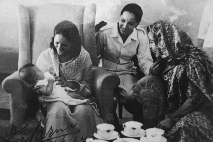 ज्ञानवती याही देशातल्या पहिल्या व्यावसायिक पायलट होत्या. 1950 च्या नेपाळच्या अंतर्गत संकटाच्या वेळीही त्या दोघांनीही तिथल्या सरकारला मोठी मदत केली होती. ज्ञानवती याही देशातल्या पहिल्या व्यावसायिक पायलट होत्या. 1950 च्या नेपाळच्या अंतर्गत संकटाच्या वेळीही त्या दोघांनीही तिथल्या सरकारला मोठी मदत केली होती.