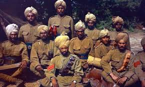 पाकिस्तानच्या स्वातंत्र्यापासून म्हणजे 1947च्या फाळणीपासून ते 2006 पर्यंत पाक सैन्यात फक्त एक हिंदू आणि एक शीख कार्यरत होते, याउलट ख्रिश्चन सैनिकांची संख्या जास्त होती आहेत. पाकिस्तानच्या स्वातंत्र्यापासून म्हणजे 1947च्या फाळणीपासून ते 2006 पर्यंत पाक सैन्यात फक्त एक हिंदू आणि एक शीख कार्यरत होते, याउलट ख्रिश्चन सैनिकांची संख्या जास्त होती आहेत.