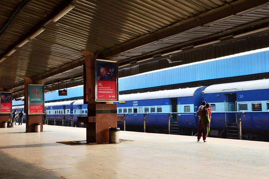 कोणत्या स्थानकांदरम्यान सीट्स रिकामी आहेत. शिवाय, कोणत्या डब्ब्यामध्ये कोणती किती सीट्स उपलब्ध आहेत याबद्दलची माहिती देखील तुम्हाला मिळणार आहे. कोणत्या स्थानकांदरम्यान सीट्स रिकामी आहेत. शिवाय, कोणत्या डब्ब्यामध्ये कोणती किती सीट्स उपलब्ध आहेत याबद्दलची माहिती देखील तुम्हाला मिळणार आहे.