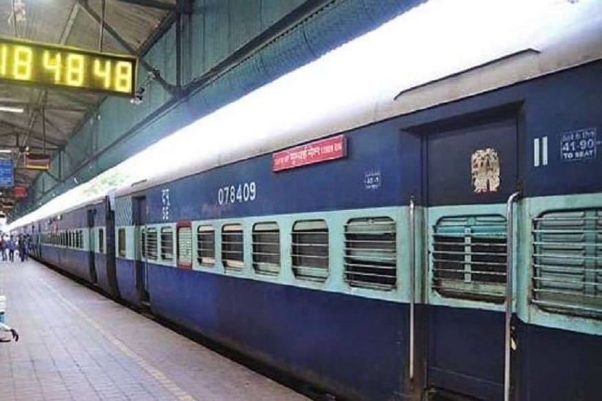 तुमच्या समोर ओपन झालेल्या विंडोमध्ये प्रवासाची श्रेणी याबद्दलची माहिती असेल. त्यावर क्लिक केल्यानंतर तुम्हाला उपलब्ध सीट किती आहेत याची माहिती मिळेल. तुमच्या समोर ओपन झालेल्या विंडोमध्ये प्रवासाची श्रेणी याबद्दलची माहिती असेल. त्यावर क्लिक केल्यानंतर तुम्हाला उपलब्ध सीट किती आहेत याची माहिती मिळेल.