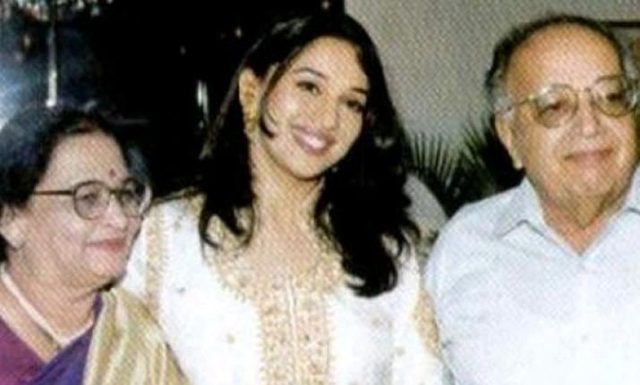 सोशल मीडियावर तिच्या सिनेमांबद्दल आणि सिनेमाशी निगडीत इतर अनेक घटनांबद्दल माहिती उपलब्ध असते. तिच्या सिनेकरिअरबद्दल जेवढं लोकांना माहीत आहे त्याहून कमी तिच्या खासगी आयुष्याबद्दल माहीत आहे. सोशल मीडियावर तिच्या सिनेमांबद्दल आणि सिनेमाशी निगडीत इतर अनेक घटनांबद्दल माहिती उपलब्ध असते. तिच्या सिनेकरिअरबद्दल जेवढं लोकांना माहीत आहे त्याहून कमी तिच्या खासगी आयुष्याबद्दल माहीत आहे.