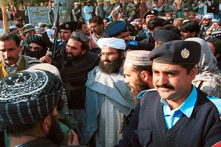 काश्मीर खोऱ्यात अशांतता राहावी यासाठी हा मौलाना सतत कारवाया करत होता. 1994 ला काश्मीरमध्ये सक्रिय असलेल्या हरकत-उल-मुजाहिद्दीन चा सदस्य असल्याच्या कारणावरुन अजहर मसूदला अटक केली होती. त्याला सोडवण्यासाठी विमान अपहरण करण्यात आलं. काश्मीर खोऱ्यात अशांतता राहावी यासाठी हा मौलाना सतत कारवाया करत होता. 1994 ला काश्मीरमध्ये सक्रिय असलेल्या हरकत-उल-मुजाहिद्दीन चा सदस्य असल्याच्या कारणावरुन अजहर मसूदला अटक केली होती. त्याला सोडवण्यासाठी विमान अपहरण करण्यात आलं.