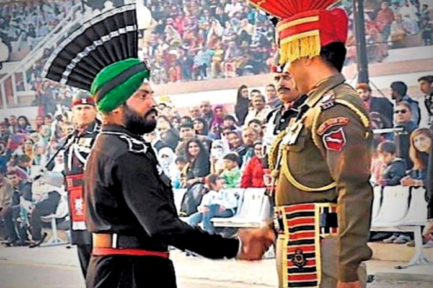 यानंतर 2010 मध्ये अमरजीत सिंह नामक शीख तरुणाची पाक सैन्यात रेंजर पदावर नेमणूक झाली होती. अमरजीत वाघा बॉर्डरवरील परेडच्या वेळी दिसले होते. त्याबरोबरच अजून एक शीख युवक पाकिस्तानी कोस्ट गार्डमध्ये भरती झाला होता. यानंतर 2010 मध्ये अमरजीत सिंह नामक शीख तरुणाची पाक सैन्यात रेंजर पदावर नेमणूक झाली होती. अमरजीत वाघा बॉर्डरवरील परेडच्या वेळी दिसले होते. त्याबरोबरच अजून एक शीख युवक पाकिस्तानी कोस्ट गार्डमध्ये भरती झाला होता.