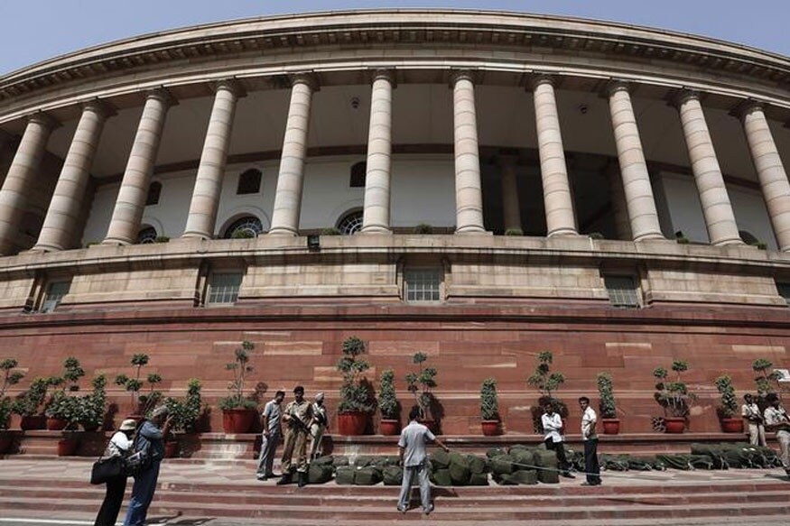 2001मध्ये दशतवाद्यांनी भारताच्या संसदेवर हल्ला केला. पण, यावेळी देखील दहशतवाद्यांचा खात्मा करण्यामध्ये सैनिकांना यश आलं. 2001मध्ये दशतवाद्यांनी भारताच्या संसदेवर हल्ला केला. पण, यावेळी देखील दहशतवाद्यांचा खात्मा करण्यामध्ये सैनिकांना यश आलं.