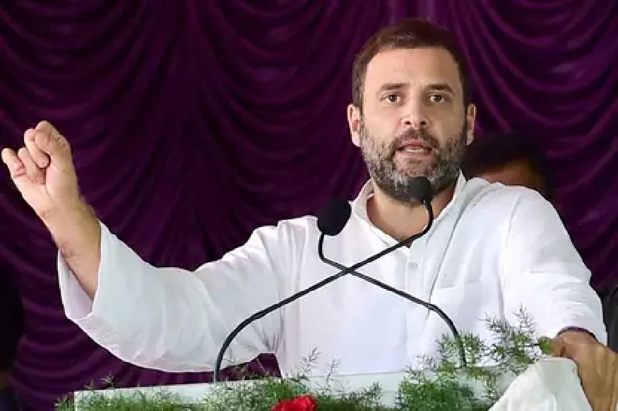 बालेकिल्ला अमेठीतच काँग्रेसचे अध्यक्ष राहुल गांधींविरोधात जोरदार पोस्टरबाजी करण्यात आली आहे. कुख्यात दहशतवादी मसूद अझहरचा 'अझहरजी' असा आदरार्थी उल्लेख केल्यानं त्यांच्यावर चौफेरी टीका सुरू आहे. बालेकिल्ला अमेठीतच काँग्रेसचे अध्यक्ष राहुल गांधींविरोधात जोरदार पोस्टरबाजी करण्यात आली आहे. कुख्यात दहशतवादी मसूद अझहरचा 'अझहरजी' असा आदरार्थी उल्लेख केल्यानं त्यांच्यावर चौफेरी टीका सुरू आहे.
