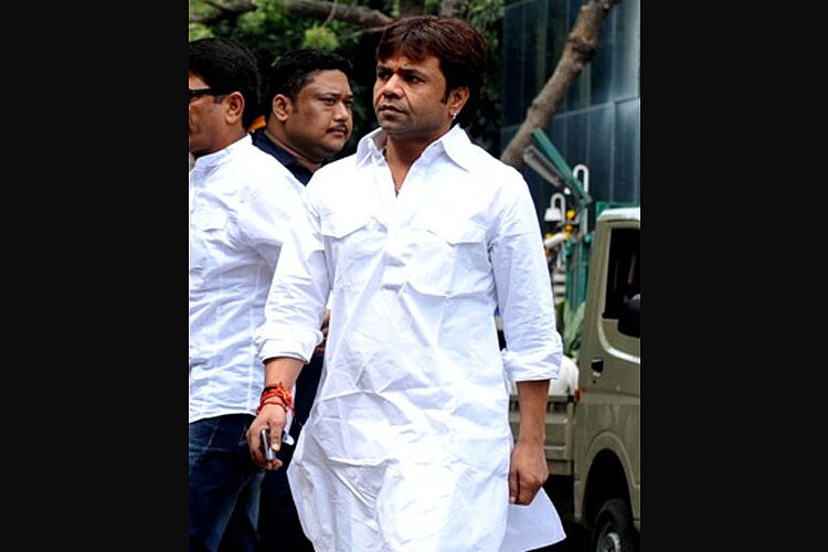 दोन वर्ष लखनऊमध्ये राहिल्यानंतर नॅशन स्कूल ऑफ ड्रामामध्ये शिक्षण घेण्यासाठी ते दिल्लीत गेले. त्यानंतर आपलं करिअर घडवण्यासाठी ते मायानगरी मुंबईत आले. दोन वर्ष लखनऊमध्ये राहिल्यानंतर नॅशन स्कूल ऑफ ड्रामामध्ये शिक्षण घेण्यासाठी ते दिल्लीत गेले. त्यानंतर आपलं करिअर घडवण्यासाठी ते मायानगरी मुंबईत आले.