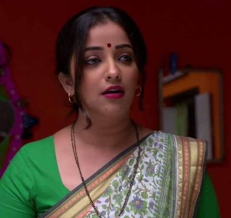 काशी शेवंताच्या घरी जाऊन मी अण्णा नाईक म्हटल्यावर शेवंता घाबरून जाते. वेडा काशी हे गावभर बडबडत राहिला तर ती अडचणीत येईल, याची तिला जाणीव होते. काशी शेवंताच्या घरी जाऊन मी अण्णा नाईक म्हटल्यावर शेवंता घाबरून जाते. वेडा काशी हे गावभर बडबडत राहिला तर ती अडचणीत येईल, याची तिला जाणीव होते.
