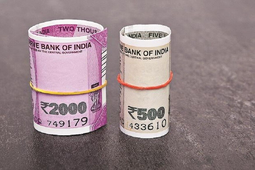 म्युच्युअल फंडात नव्यानं गुंतवणूक करणारे गुंतवणूकदारांना कमिशन द्यावं लागेल. दर महिन्याला 3 हजार रुपये SIP करणाऱ्यांना हे कमिशन त्या त्या कंपनींच्या खात्यातून केलं जाईल. म्युच्युअल फंडात नव्यानं गुंतवणूक करणारे गुंतवणूकदारांना कमिशन द्यावं लागेल. दर महिन्याला 3 हजार रुपये SIP करणाऱ्यांना हे कमिशन त्या त्या कंपनींच्या खात्यातून केलं जाईल.
