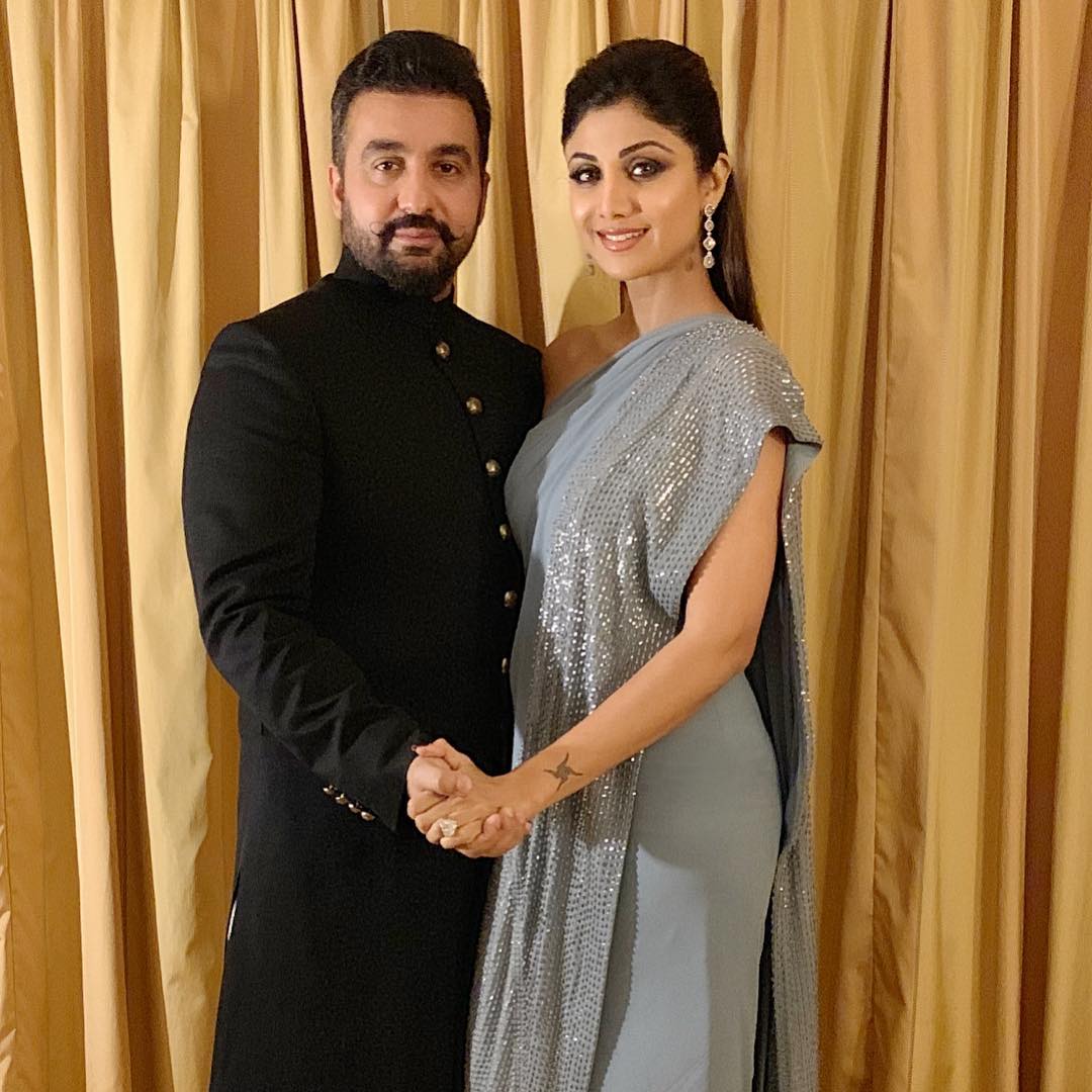 दरम्यान, शिल्पाला तिच्या नवऱ्याची कोणती गोष्ट आहे जी तिला अजिबात आवडत नाही. याचवेळी अनुराग बासु आणि गीता कपूरने तिच्यासोबत प्रँक खेळण्याचं ठरवलं. दरम्यान, शिल्पाला तिच्या नवऱ्याची कोणती गोष्ट आहे जी तिला अजिबात आवडत नाही. याचवेळी अनुराग बासु आणि गीता कपूरने तिच्यासोबत प्रँक खेळण्याचं ठरवलं.