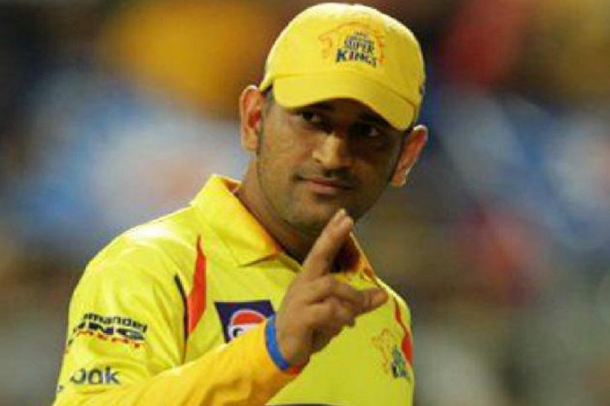 कॅप्टन कूल महेंद्रसिंग धोनीच्या चाहत्यांची संख्या दिवसेंदिवस वाढतच आहे. भारताला टी20 आणि एकदिवसीय क्रिकेटमध्ये विश्वचषक मिळवून देणारा हा खेळाडू अनेक कारणांनी चर्चेत असतो.