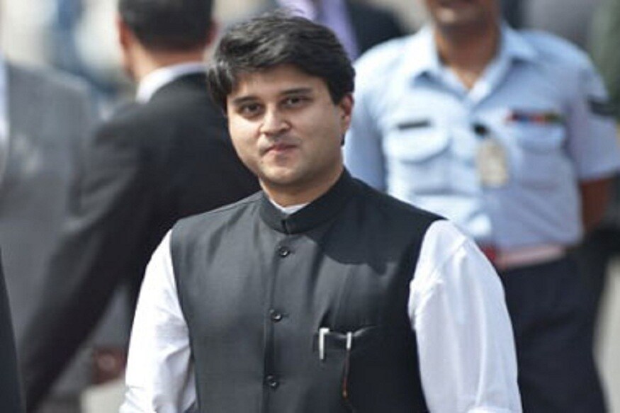 मध्य प्रदेशात गुना मतदारसंघातून काँग्रेस नेते ज्योतिरादित्य शिंदे हे खासदार आहेत. त्यांची संपत्ती 2009 मध्ये 15 कोटी होती. त्यात वाढ होऊन 2014 मध्ये 33.08 कोटी इतकी झाली आहे. मध्य प्रदेशात गुना मतदारसंघातून काँग्रेस नेते ज्योतिरादित्य शिंदे हे खासदार आहेत. त्यांची संपत्ती 2009 मध्ये 15 कोटी होती. त्यात वाढ होऊन 2014 मध्ये 33.08 कोटी इतकी झाली आहे.