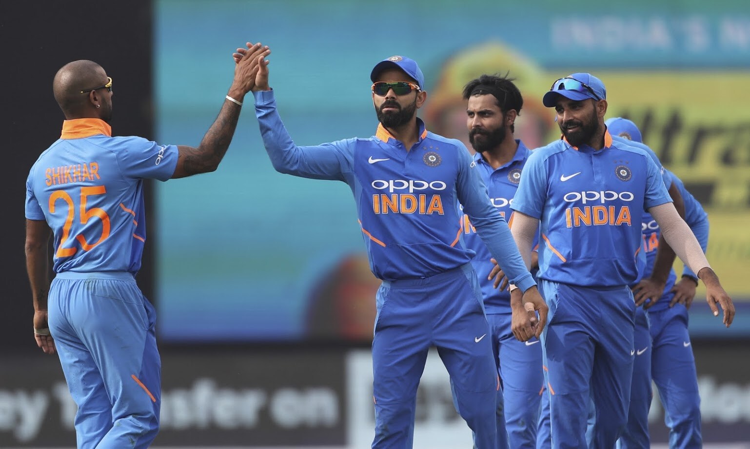 या 15 खेळाडूंनी 1573 एकदिवसीय सामन्यात 1213वेळा फलंदाजी केली आहे. यात 44.60च्या सरासरीनं 41 हजार 700 धावा केल्या आहेत. तर, या खेळाडूंच्या नावावर एकूण 92 शतक, 219 अर्धशतक ठोकले आहेत. उप-कर्णधार रोहित शर्माच्या नावावर 264 सर्वोच्च धावा केल्या आहेत. या 15 खेळाडूंनी 1573 एकदिवसीय सामन्यात 1213वेळा फलंदाजी केली आहे. यात 44.60च्या सरासरीनं 41 हजार 700 धावा केल्या आहेत. तर, या खेळाडूंच्या नावावर एकूण 92 शतक, 219 अर्धशतक ठोकले आहेत. उप-कर्णधार रोहित शर्माच्या नावावर 264 सर्वोच्च धावा केल्या आहेत.