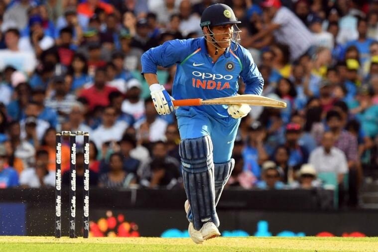 शनिवारी ट्विटरवरून सेहवागने एक फोटो शेअर केला आहे. त्यात 2015 आणि 2019 च्या वर्ल्डकप संघातील खेळाडूंची नावे शेअर केली आहेत. शनिवारी ट्विटरवरून सेहवागने एक फोटो शेअर केला आहे. त्यात 2015 आणि 2019 च्या वर्ल्डकप संघातील खेळाडूंची नावे शेअर केली आहेत.