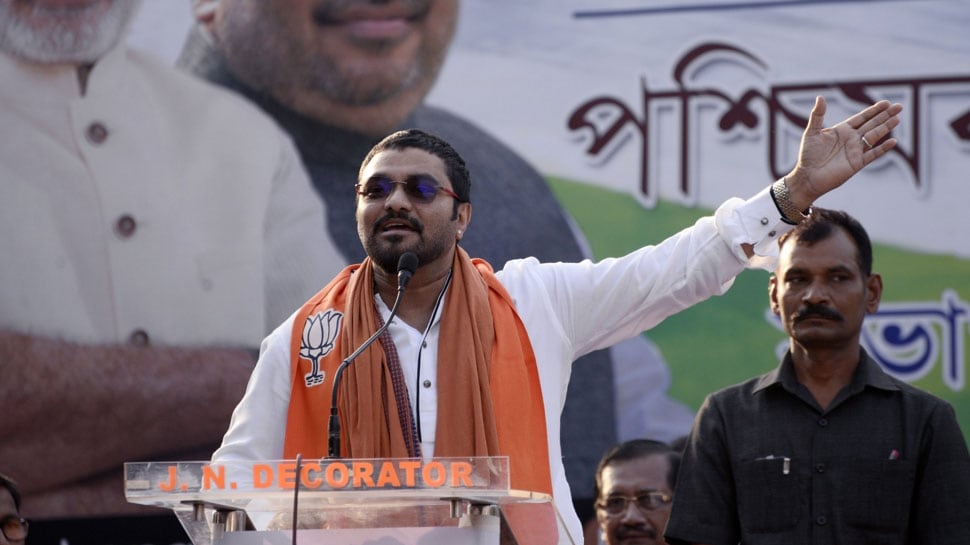 बाबुल सुप्रिया हे पश्चिम बंगालच्या आसनसोलमधून भाजप खासदार आणि केंद्रीय मंत्री आहेत. यावेळीही ते भाजपकडून प्रचार करताना दिसत आहेत. बाबुल सुप्रियो हे प्रसिद्ध गायक टीव्ही होस्ट आणि अभिनेते राहिले आहेत. बाबुल सुप्रिया हे पश्चिम बंगालच्या आसनसोलमधून भाजप खासदार आणि केंद्रीय मंत्री आहेत. यावेळीही ते भाजपकडून प्रचार करताना दिसत आहेत. बाबुल सुप्रियो हे प्रसिद्ध गायक टीव्ही होस्ट आणि अभिनेते राहिले आहेत.