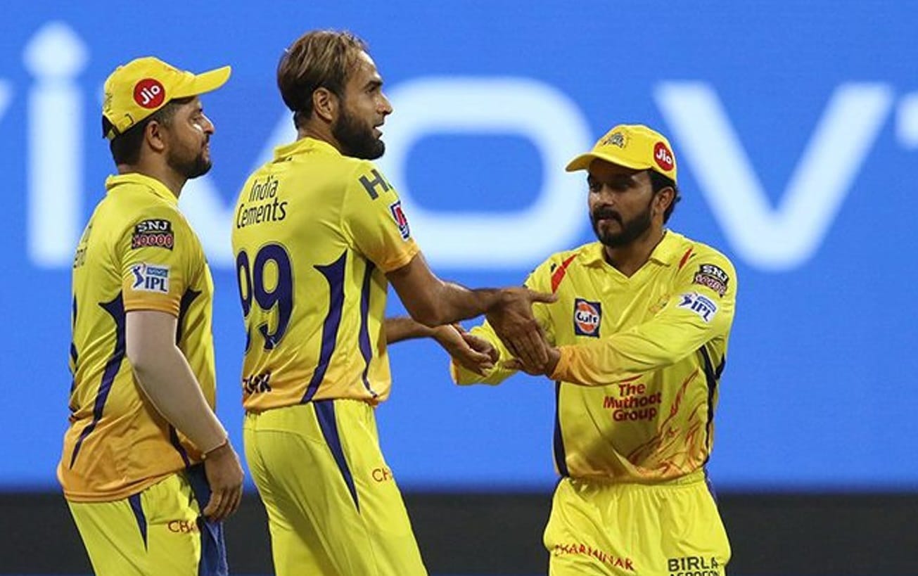 मुलाखतीवेळी केदारने धोनीचं कौतुकही केलं. धोनीने गोलंदाजी देऊन माझं आयुष्य बदलून टाकलं असं केदार म्हणाला. मुलाखतीवेळी केदारने धोनीचं कौतुकही केलं. धोनीने गोलंदाजी देऊन माझं आयुष्य बदलून टाकलं असं केदार म्हणाला.