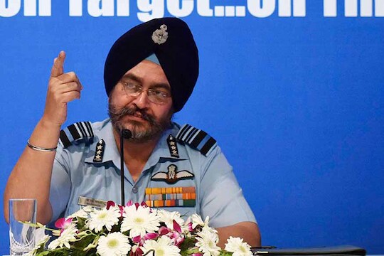 Air Strikeनंतर पाकिस्तानी विमानं भारताच्या हद्दीत घुसली? काय म्हणाले हवाई दल प्रमुख