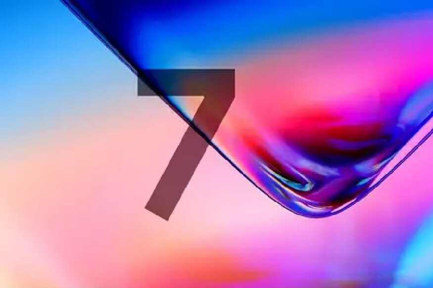OnePlus 7 सीरीजचे स्मार्टफोन्स येत्या 14 मे रोजी भारतीय बाजारपेठेत लाँच होणार आहेत. कंपनी यंदा OnePlus 7 बरोबर OnePlus 7 Pro सुद्धा लाँच करणार आहे. तारखेची घोषणा झाली असली तरी, फिचर्स संदर्भात अद्याप कोणतीच माहिती माहिती समोर आलेली नाही. मात्र, 'पॅनडेली'ने प्रकाशित केलेल्या वृत्तात OnePlus 7 च्या कॅमेऱ्यासंदर्भात विशेष माहिती समोर आली आहे. OnePlus 7 सीरीजचे स्मार्टफोन्स येत्या 14 मे रोजी भारतीय बाजारपेठेत लाँच होणार आहेत. कंपनी यंदा OnePlus 7 बरोबर OnePlus 7 Pro सुद्धा लाँच करणार आहे. तारखेची घोषणा झाली असली तरी, फिचर्स संदर्भात अद्याप कोणतीच माहिती माहिती समोर आलेली नाही. मात्र, 'पॅनडेली'ने प्रकाशित केलेल्या वृत्तात OnePlus 7 च्या कॅमेऱ्यासंदर्भात विशेष माहिती समोर आली आहे.
