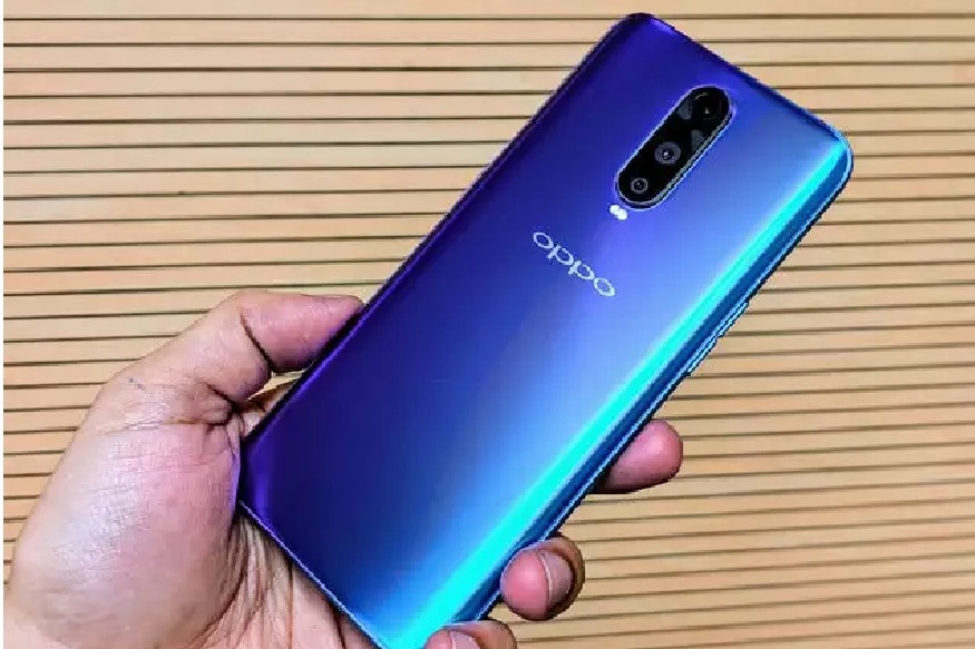 या ऑनलाईन सेलमध्ये Oppo चे Oppo F11 Pro, Oppo F9 Pro, Oppo R17 Pro आणि Oppo A7 हे स्मार्टफोन्स अतिशय स्वस्तात खरेदी करण्याची संधी उपलब्ध करून देण्यात आली आहे. या ऑनलाईन सेलमध्ये Oppo चे Oppo F11 Pro, Oppo F9 Pro, Oppo R17 Pro आणि Oppo A7 हे स्मार्टफोन्स अतिशय स्वस्तात खरेदी करण्याची संधी उपलब्ध करून देण्यात आली आहे.