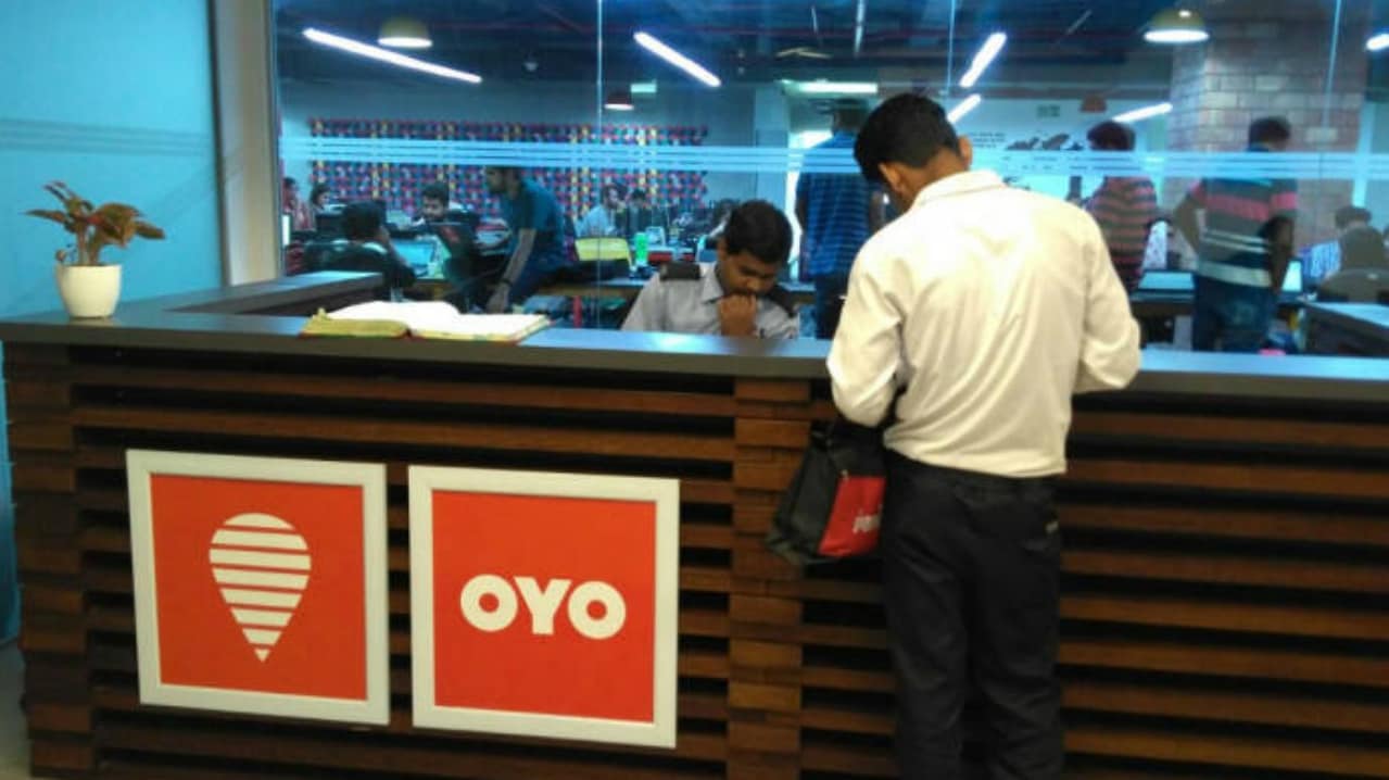 Oyo: इंडस्ट्री - Hospitality, कर्मचाऱ्यांची संख्या 7000, भारतातली मुख्य आॅफिसेस - गुरगाव, बंगळुरू, नवी दिल्ली, कामाची क्षेत्र - बिझनेस डेव्हलपमेंट, सेल्स, आॅपरेशन्स (Image: PTI) Oyo: इंडस्ट्री - Hospitality, कर्मचाऱ्यांची संख्या 7000, भारतातली मुख्य आॅफिसेस - गुरगाव, बंगळुरू, नवी दिल्ली, कामाची क्षेत्र - बिझनेस डेव्हलपमेंट, सेल्स, आॅपरेशन्स (Image: PTI)