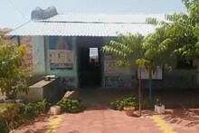 केवळ आश्वासनं..रस्ते, पाणी या सुविधा न दिल्याने संगमनेरमध्ये या गावात मतदानावर बहिष्कार