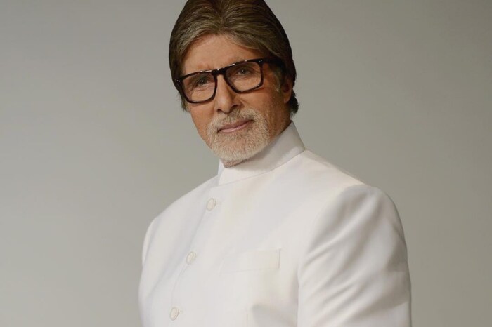 बॉलिवूडचे महानायक अमिताभ बच्चन यांनाही एक भीती सतावते. ती म्हणजे डोळ्यात लेन्स लावण्याची. 'सत्ते पे सत्ता'च्या शूटिंग दरम्यान अमिताभ यांच्या डोळ्यात लेन्स अडकली होती तेव्हा पासून ते कोणत्याच सिनेमात काम करताना लेन्स वापरत नाहीत. 