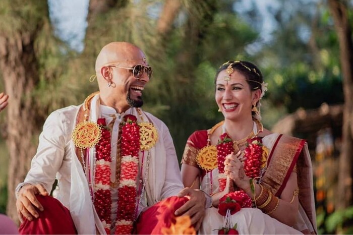 एमटीव्ही रोडिस फेम अभिनेता रघु रामनं पहिली पत्नी सुगंधाशी घटस्फोट घेतल्यावर दुसरी लाइफ पार्टनर शोधण्यास उशीर केला नाही. रघु रामनं 2006मध्ये सुगंधाशी लग्न केलं होतं. पण 10 वर्षांनंतर हे दोघं वेगळे झाले आणि 2018मध्ये रघु रामनं दुसरं लग्न केलं. 12 डिसेंबरला त्यानं गर्लफ्रेंड नतालीशी लग्नगाठ बांधली.
