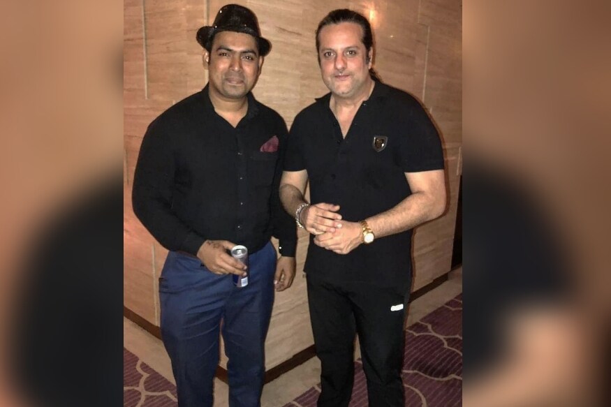 फरदीन सांगतो, 'लोकांनी या सर्व गोष्टी सोडून पुढे जायला हवं. कारण, मला यातील कोणत्याच गोष्टीचा फरक पडत नाही. मी स्वतःला जसा आहे तसा आरशात पाहू शकतो.' फरदीन सांगतो, 'लोकांनी या सर्व गोष्टी सोडून पुढे जायला हवं. कारण, मला यातील कोणत्याच गोष्टीचा फरक पडत नाही. मी स्वतःला जसा आहे तसा आरशात पाहू शकतो.'