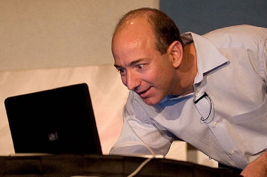 TikTok वर मोजून दाखवली जगातील सर्वात श्रीमंत व्यक्तीची संपत्ती, पाहा VIDEO