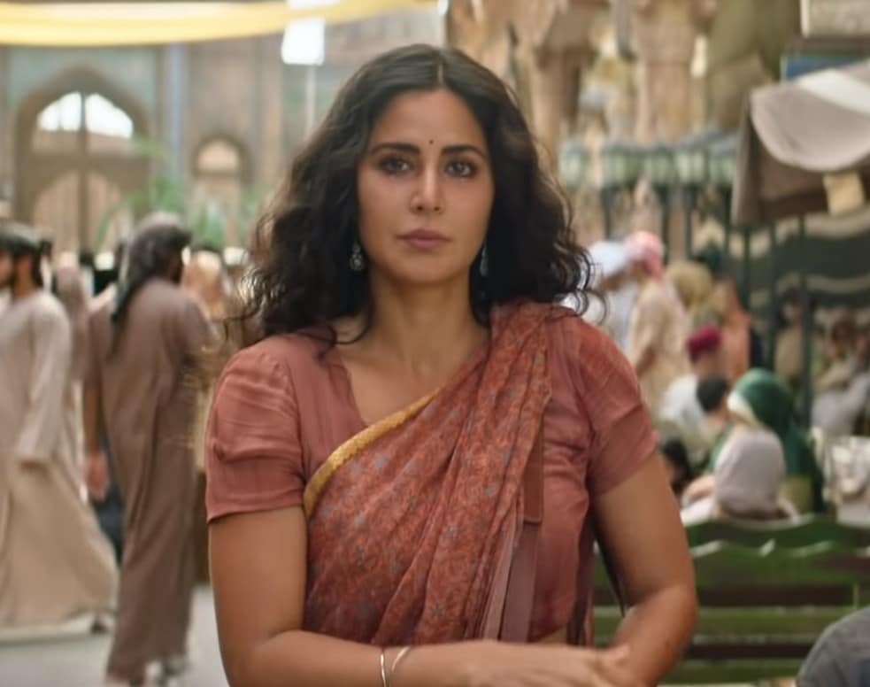 या ट्रेलरमध्ये कतरिनाला बराच स्पेस मिळाला आहे आणि प्रत्येक फ्रेममध्ये कतरिना खूपच सुंदर दिसत आहे. सिनेमातील कतरिनाचे डायलॉगही मागच्या काही सिनेमांपेक्षा जास्त दमदार आहेत. याशिवाय या ट्रेलरमध्ये सलमान आणि कतरिनामधील प्रेमळ भांडण सुद्धा पाहायला मिळत आहे. या ट्रेलरमध्ये कतरिनाला बराच स्पेस मिळाला आहे आणि प्रत्येक फ्रेममध्ये कतरिना खूपच सुंदर दिसत आहे. सिनेमातील कतरिनाचे डायलॉगही मागच्या काही सिनेमांपेक्षा जास्त दमदार आहेत. याशिवाय या ट्रेलरमध्ये सलमान आणि कतरिनामधील प्रेमळ भांडण सुद्धा पाहायला मिळत आहे.