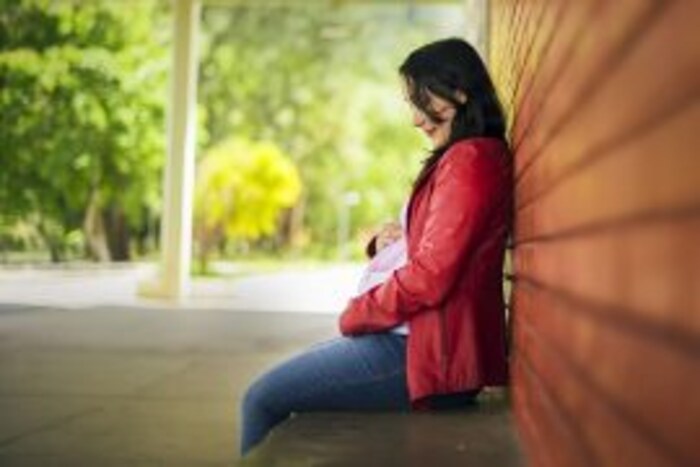 गरोदरपणात आहार सर्वात महत्त्वाचा आहे. तुम्ही Overeating करणार नाही, याची काळजी घ्या. वजन जास्त वाढलं तर प्रसूतीमध्ये समस्या येईल.