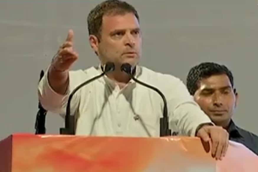 दरम्यान, विरोधकांनी राफेल प्रकरणामध्ये घोटाळा झाल्याचा आरोप केला. तसेच ऑफसेट पार्टनर म्हणून अनिल अंबानी यांच्या कंपनीची निवड केल्यावरून देखील विरोधकांनी सरकारला लक्ष्य केलं. दरम्यान, विरोधकांनी राफेल प्रकरणामध्ये घोटाळा झाल्याचा आरोप केला. तसेच ऑफसेट पार्टनर म्हणून अनिल अंबानी यांच्या कंपनीची निवड केल्यावरून देखील विरोधकांनी सरकारला लक्ष्य केलं.