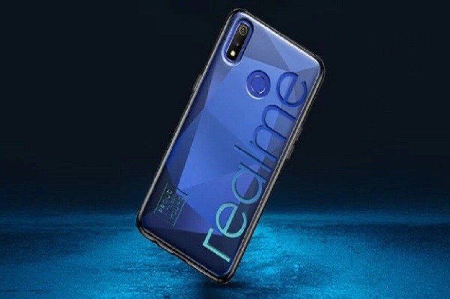 Realme U1- या स्मार्टफोनमध्ये मीडियाटेक हीलियो P70 SoC प्रोसेसर आहे. या मोबाईलचा फ्रंट कॅमेरा 25 मेगापिक्सलचा आहे. Sony IMX 576 सेंसरचा हा कॅमेरा उत्तम फोटो क्लिक करतो. याव्यतिरिक्त या स्मार्टफोनमध्ये दोन रियर कॅमेरे देण्यात आले आहेत. ज्यातला प्रायमरी 13MP आणि सेकंडरी 2MP चा आहे. रियर कॅमरेने चांगले फोटो तुम्हाला काढता येतील. 6.3 इंचाचा फुल HD+ डिस्प्ले असून, त्यात ड्युड्रॉप नॉच सुद्धा देण्यात आला आहे. या फोनमध्ये 3500mAH ची बॅटरी बसवण्यात आली आहे. Realme U1- या स्मार्टफोनमध्ये मीडियाटेक हीलियो P70 SoC प्रोसेसर आहे. या मोबाईलचा फ्रंट कॅमेरा 25 मेगापिक्सलचा आहे. Sony IMX 576 सेंसरचा हा कॅमेरा उत्तम फोटो क्लिक करतो. याव्यतिरिक्त या स्मार्टफोनमध्ये दोन रियर कॅमेरे देण्यात आले आहेत. ज्यातला प्रायमरी 13MP आणि सेकंडरी 2MP चा आहे. रियर कॅमरेने चांगले फोटो तुम्हाला काढता येतील. 6.3 इंचाचा फुल HD+ डिस्प्ले असून, त्यात ड्युड्रॉप नॉच सुद्धा देण्यात आला आहे. या फोनमध्ये 3500mAH ची बॅटरी बसवण्यात आली आहे.