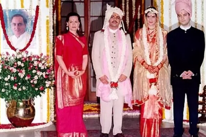 18 फेब्रुवारी 1997 ला प्रियांका गांधी आणि रॉबर्ट वाड्रा विवाहबद्ध झाले. दिल्लीमध्ये 10 जनपथ या सोनियांच्या निवासस्थानी हिंदू रितीरिवाजांनुसार हा विवाहसोहळा पार पडला.