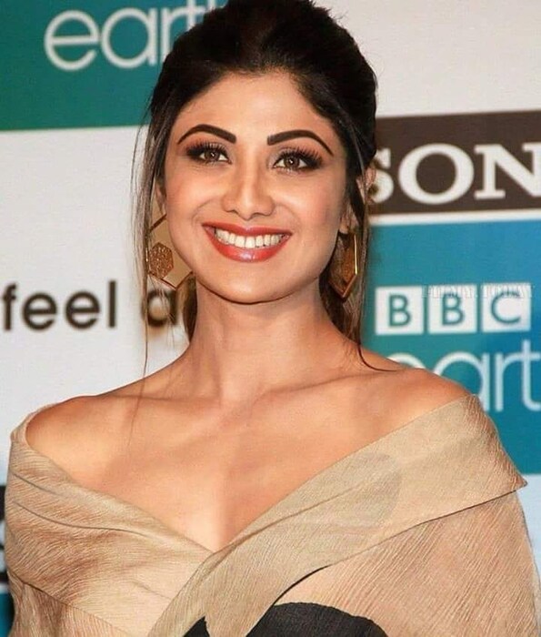 सीन शूट झाल्यानंतर शिल्पाच्या शरीरावर अनेक ठीकाणी जखमा झाल्या होत्या. शिल्पाच्या करिअरमधील हा पहिला सिनेमा होता आणि या सिनेमाला अनेक अवॉर्डही मिळाले होते. 