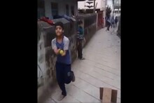 जिद है तो, सब है ! हात नसतानाही केली अफलातून बॉलिंग, VIDEO व्हायरल
