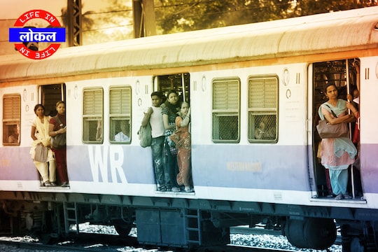 Life In लोकल- ती स्टेशनवर बाळाला दूध पाजत होती आणि लोक तिच्याकडे विकृत नजरेने पाहत होते, इतक्यात...