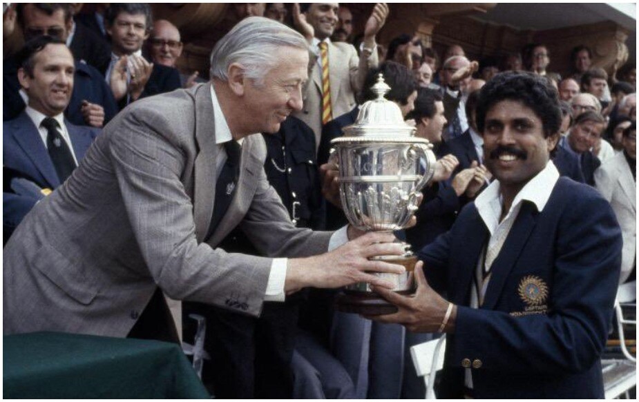 भारतीय संघाला पहिला विश्वचषक मिळवून दिला तो, 1983ला कपिल देव यांच्या ड्रिम टीमनं . त्यावेळी भारतीय संघाचं वय होतं, 27.2 वर्ष. त्या संघात सुनील गावस्कर (33) सर्वात अनुभवी फलंदाज होते. तेव्हा रवी शास्त्री युवा फलंदाज होते. भारतीय संघाला पहिला विश्वचषक मिळवून दिला तो, 1983ला कपिल देव यांच्या ड्रिम टीमनं . त्यावेळी भारतीय संघाचं वय होतं, 27.2 वर्ष. त्या संघात सुनील गावस्कर (33) सर्वात अनुभवी फलंदाज होते. तेव्हा रवी शास्त्री युवा फलंदाज होते.