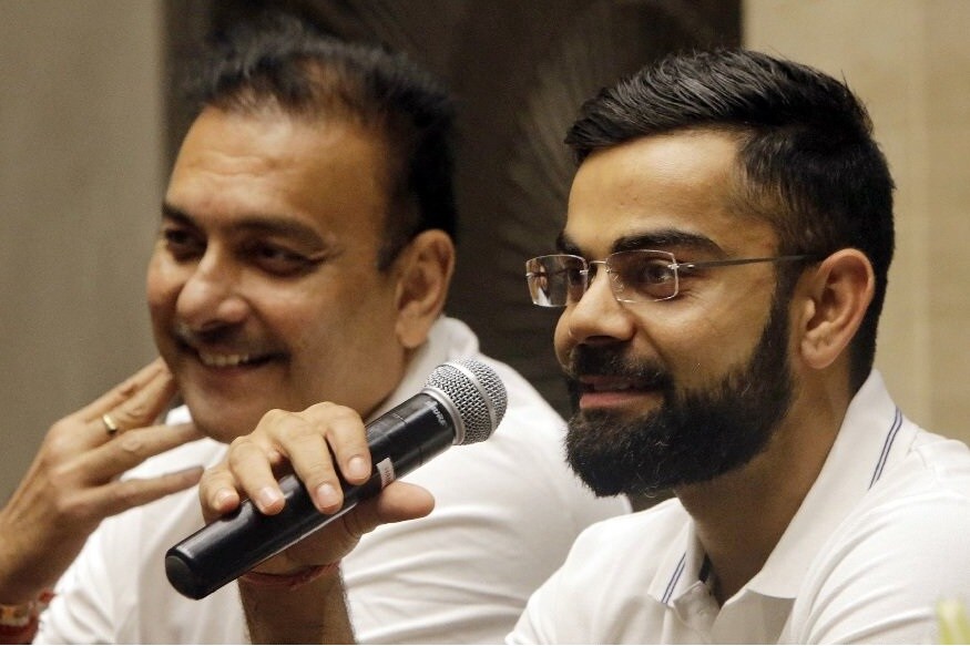 क्रिकेटच्या महासंग्रामाला 30 मे पासून इंग्लंडमध्ये सुरुवात होणार आहे. यासाठी भारतीय संघ मंगळवारी रात्री रवाना झाला. याआधी कर्णधार विराट कोहली आणि प्रशिक्षक रवी शास्त्री यांनी पत्रकार परिषद घेतली. क्रिकेटच्या महासंग्रामाला 30 मे पासून इंग्लंडमध्ये सुरुवात होणार आहे. यासाठी भारतीय संघ मंगळवारी रात्री रवाना झाला. याआधी कर्णधार विराट कोहली आणि प्रशिक्षक रवी शास्त्री यांनी पत्रकार परिषद घेतली.