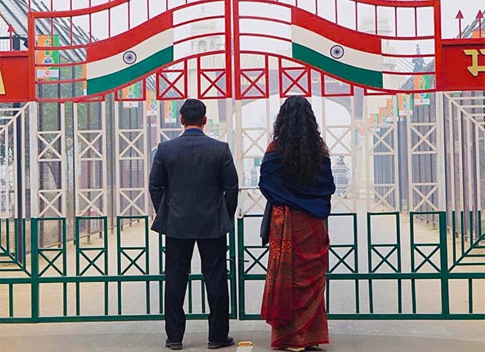अली अब्बास जफर यांच दिग्दर्शन असलेला 'भारत' हा सिनेमा भारत-पाकिस्तान फाळणीचा काळ प्रेक्षकांसमोर मांडणार आहे. या सिनेमात सलमान खान वेगवेगळ्या पाच लुकमध्ये दिसत आहे. अली अब्बास जफर यांच दिग्दर्शन असलेला 'भारत' हा सिनेमा भारत-पाकिस्तान फाळणीचा काळ प्रेक्षकांसमोर मांडणार आहे. या सिनेमात सलमान खान वेगवेगळ्या पाच लुकमध्ये दिसत आहे.
