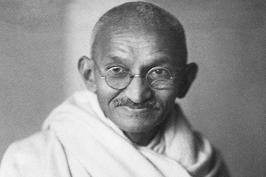 राष्ट्रपिता महात्मा गांधीसुद्धा एकदा नापास झाले होते. लॅटीन आणि फ्रेंच भाषा शिकत असताना लॅटीन भाषेत ते नापास झाले होते. त्यावेळी निराश न होता अभ्यास करून दुसऱ्या वेळी पास झाले. 'माझे सत्याचे प्रयोग' या पुस्तकात गांधीजींच्या नापास होण्याची कथा आहे. राष्ट्रपिता महात्मा गांधीसुद्धा एकदा नापास झाले होते. लॅटीन आणि फ्रेंच भाषा शिकत असताना लॅटीन भाषेत ते नापास झाले होते. त्यावेळी निराश न होता अभ्यास करून दुसऱ्या वेळी पास झाले. 'माझे सत्याचे प्रयोग' या पुस्तकात गांधीजींच्या नापास होण्याची कथा आहे.