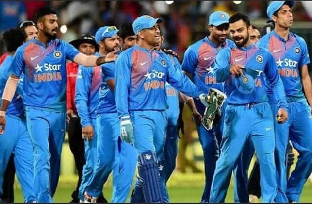 क्रिकेटच्या महासंग्रामाला इंग्लंडमध्ये 30 मे पासून सुरुवात होणार आहे. भारतीय संघ इंग्लंडला रवाना झाला आहे. विजेतेपदाचा प्रबळ दावेदार मानला जात असला तरी भारतीय संघासमोर चौथ्या क्रमांकाची मोठी अडचण आहे. क्रिकेटच्या महासंग्रामाला इंग्लंडमध्ये 30 मे पासून सुरुवात होणार आहे. भारतीय संघ इंग्लंडला रवाना झाला आहे. विजेतेपदाचा प्रबळ दावेदार मानला जात असला तरी भारतीय संघासमोर चौथ्या क्रमांकाची मोठी अडचण आहे.