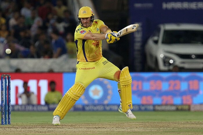 IPLच्या वेबसाईटवर अंतिम सामन्याचे फोटो प्रसिद्ध केले आहेत. फोटोत स्पष्टपणे दिसत आहे की शेट वॉटसनच्या डाव्या गुडघ्यातून रक्त येत आहे. रक्त येण्याचे प्रमाण एवढे जास्त होते की एक मोठा रक्ताचा डाग दिसत आहे.