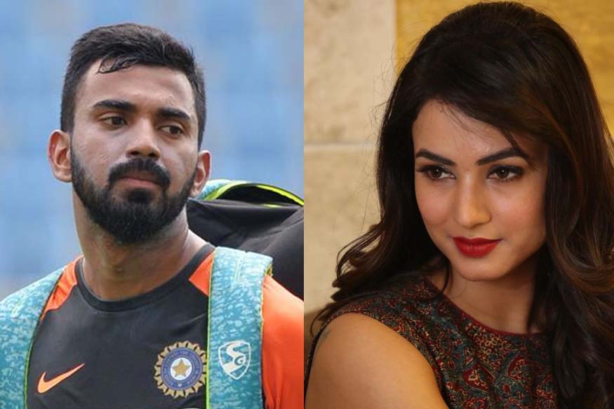 सोनल चौहान म्हणाली की, केएल राहुल एक चांगला क्रिकेटपटू आहे. तो टॅलेंटेड असून चांगला माणूस आहे. त्याच्यासोबत अफेअर नाही असं तीने स्पष्ट केलं. सोनल चौहान म्हणाली की, केएल राहुल एक चांगला क्रिकेटपटू आहे. तो टॅलेंटेड असून चांगला माणूस आहे. त्याच्यासोबत अफेअर नाही असं तीने स्पष्ट केलं.