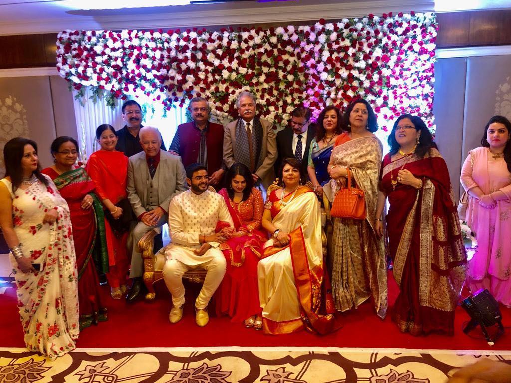 पण त्यानंतर इशिता आणि सिद्धार्थमध्ये सर्वकाही ठीक नसल्यानं हे लग्न मोडल्याच्या चर्चा सुरु झाल्या होत्या. पण दोन्ही कुटुंबांकडून याबाबत कोणतीही अधिकृत माहिती समोर आली नव्हती. पण आता प्रियांकाच्या आईनंच सिद्धार्थचं लग्न मोडल्याच्या वृत्ताला दुजारा दिला. पण त्यानंतर इशिता आणि सिद्धार्थमध्ये सर्वकाही ठीक नसल्यानं हे लग्न मोडल्याच्या चर्चा सुरु झाल्या होत्या. पण दोन्ही कुटुंबांकडून याबाबत कोणतीही अधिकृत माहिती समोर आली नव्हती. पण आता प्रियांकाच्या आईनंच सिद्धार्थचं लग्न मोडल्याच्या वृत्ताला दुजारा दिला.