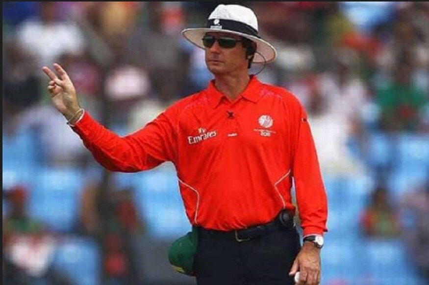 इंग्लंडचेच असलेल्या रिचर्ड केटलबरो हे प्रथम श्रेणी क्रिकट खेळले आहेत. त्यांनासुद्धा एका सामन्यासाठी दीड लाख रुपये मानधन दिलं जातं. तर आयसीसीकडून वर्षाला 25 लाख रुपयांपर्यंत मानधन मिळतं. इंग्लंडचेच असलेल्या रिचर्ड केटलबरो हे प्रथम श्रेणी क्रिकट खेळले आहेत. त्यांनासुद्धा एका सामन्यासाठी दीड लाख रुपये मानधन दिलं जातं. तर आयसीसीकडून वर्षाला 25 लाख रुपयांपर्यंत मानधन मिळतं.